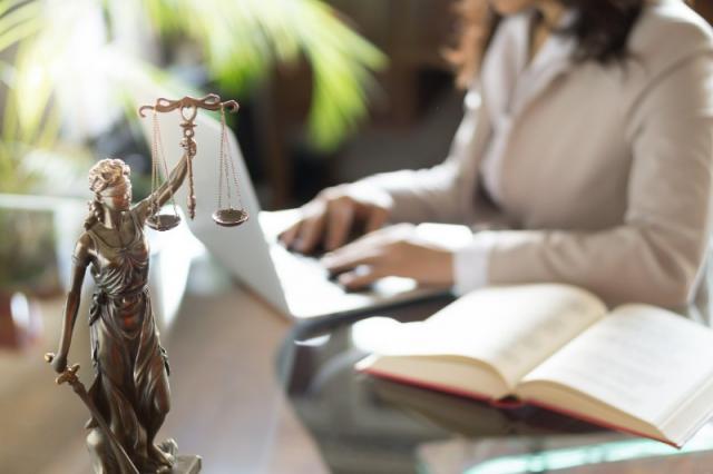Bienvenue sur le site internet de Maître GIRARD, avocate à Fontainebleau